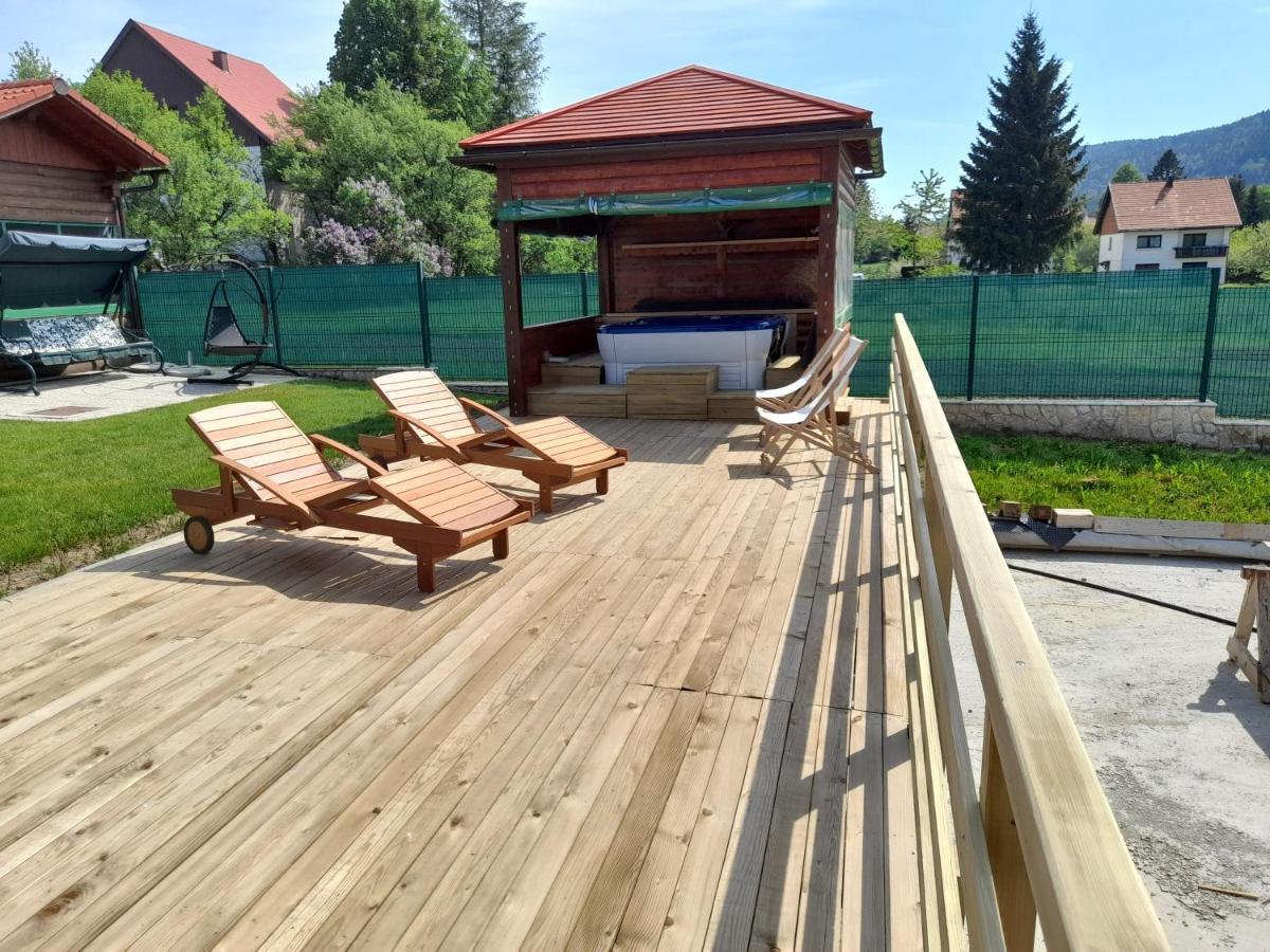 Apartments And Rooms Kod Eli Ravna Gora Exterior foto
