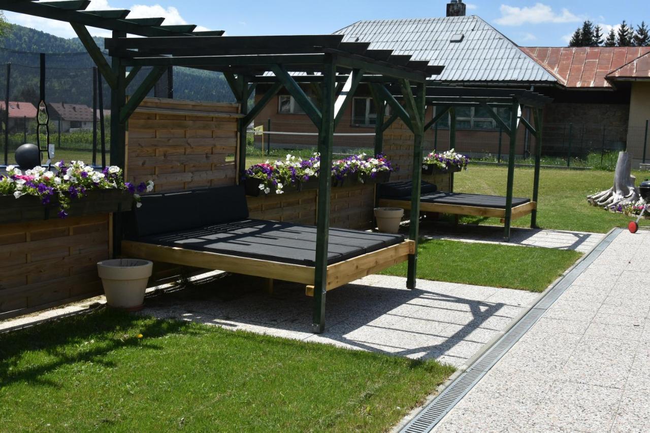 Apartments And Rooms Kod Eli Ravna Gora Exterior foto