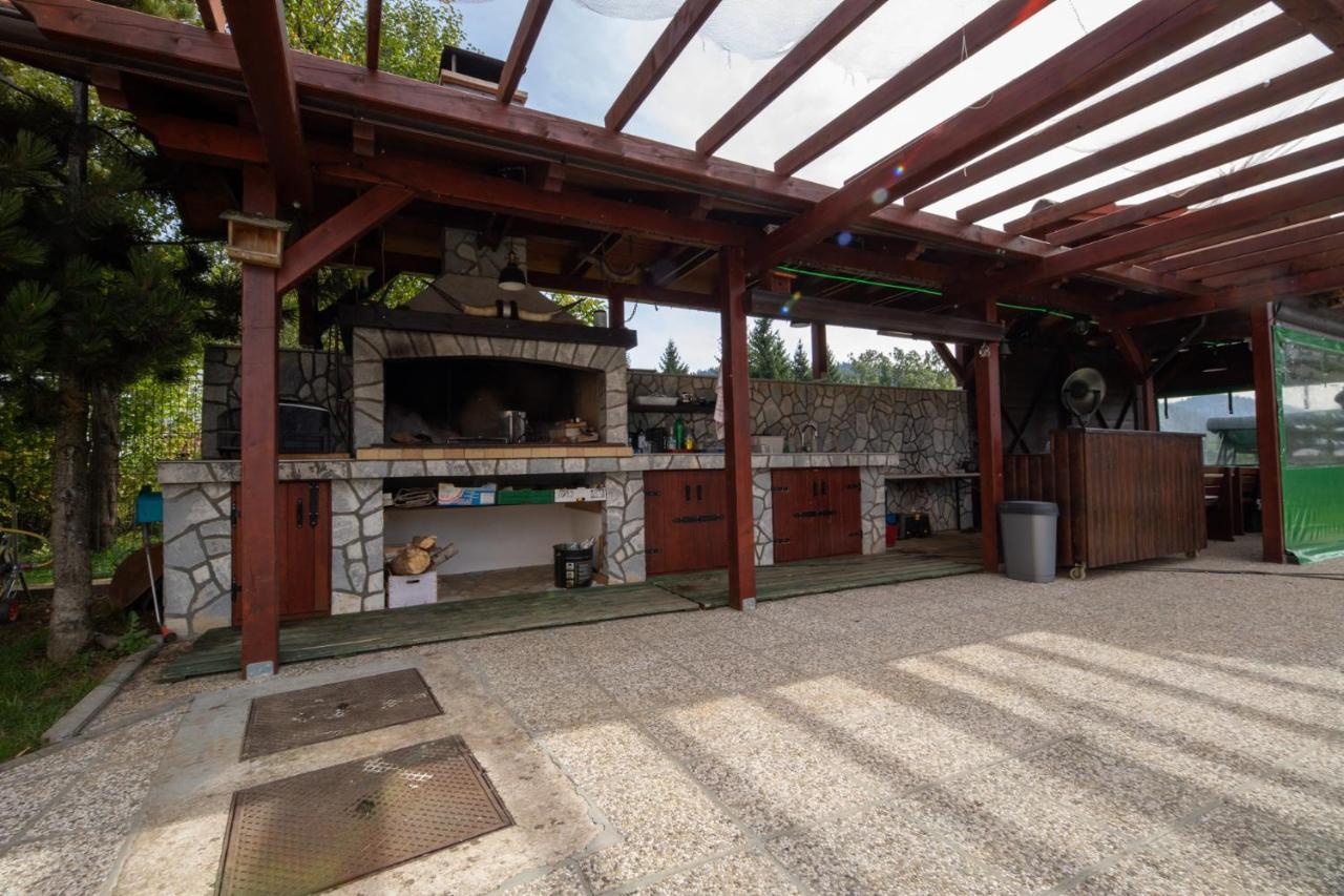 Apartments And Rooms Kod Eli Ravna Gora Exterior foto