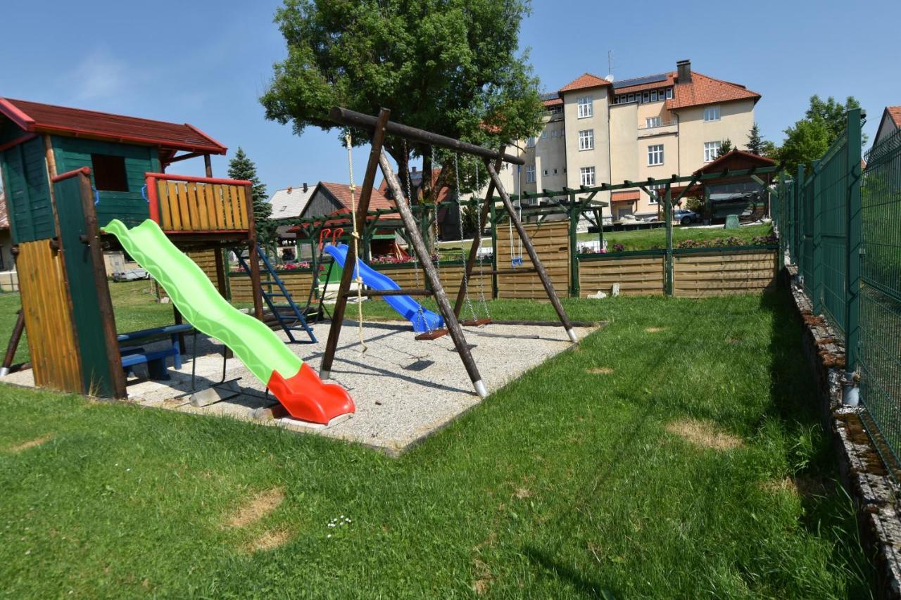 Apartments And Rooms Kod Eli Ravna Gora Exterior foto