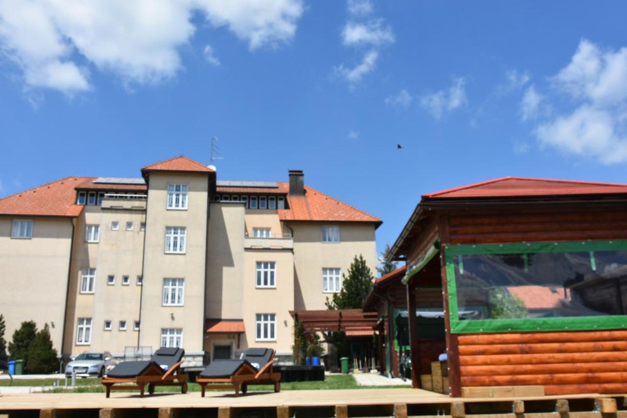Apartments And Rooms Kod Eli Ravna Gora Exterior foto