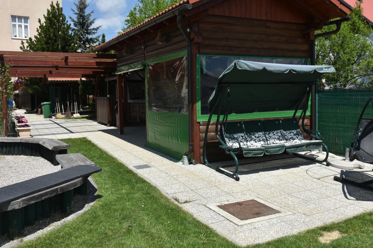 Apartments And Rooms Kod Eli Ravna Gora Exterior foto