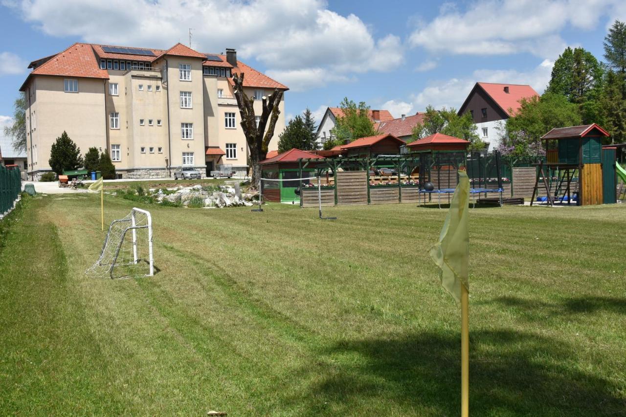 Apartments And Rooms Kod Eli Ravna Gora Exterior foto