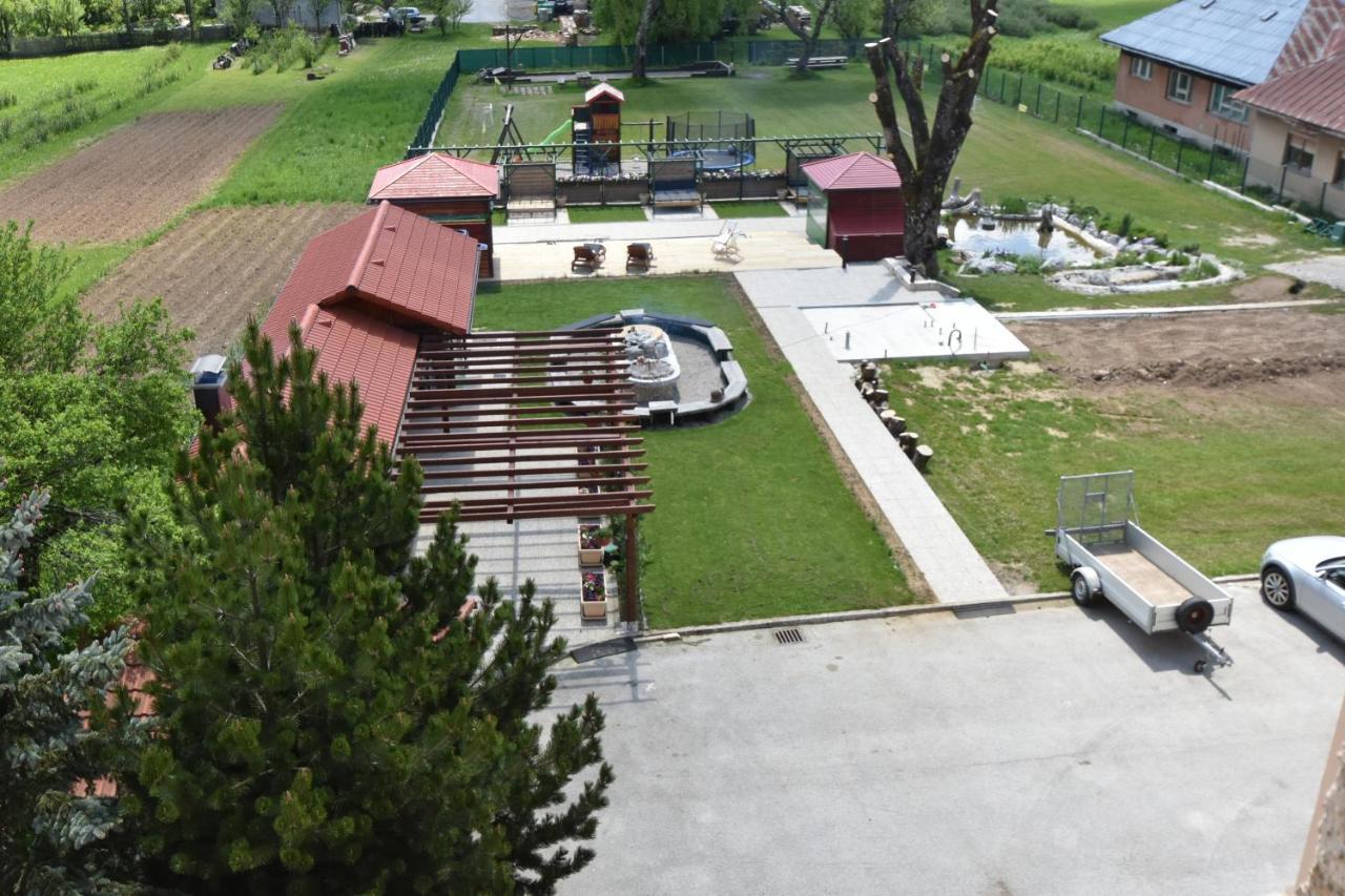 Apartments And Rooms Kod Eli Ravna Gora Exterior foto