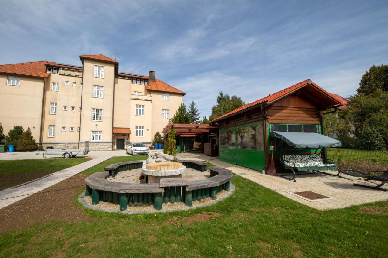 Apartments And Rooms Kod Eli Ravna Gora Exterior foto